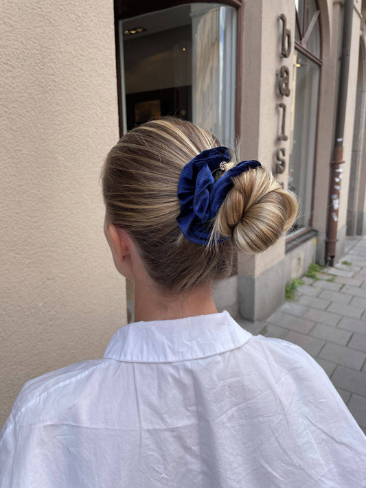 Velvet Scrunchie - Evening Blue - Hermine Hold
